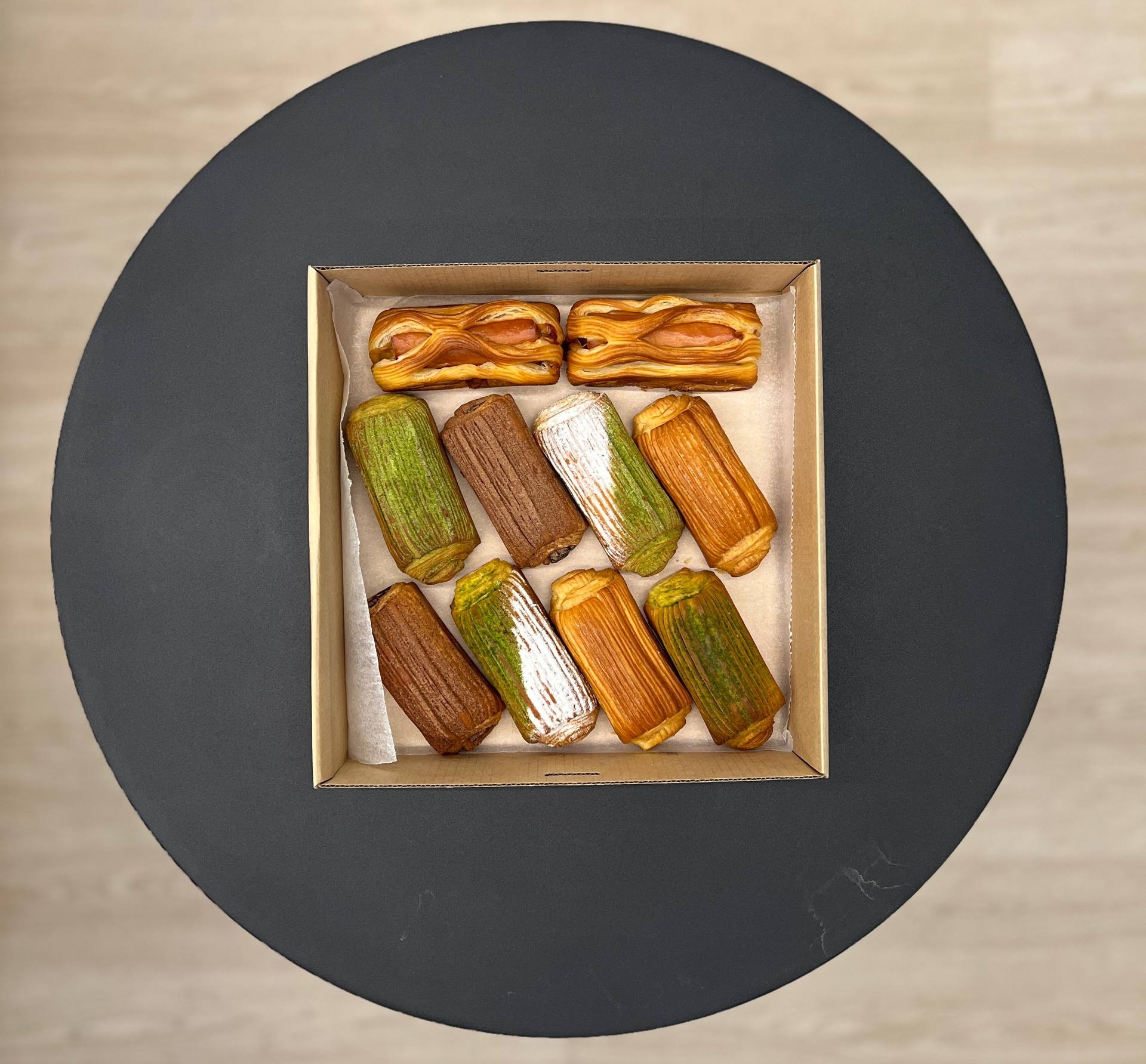 Lume's Special Pastry Box Set (10 Pieces)